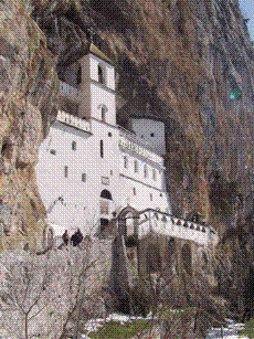 2257f In den Berg gebaut